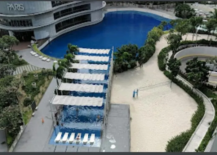 Azure Urban Residences Aparthotel 2*