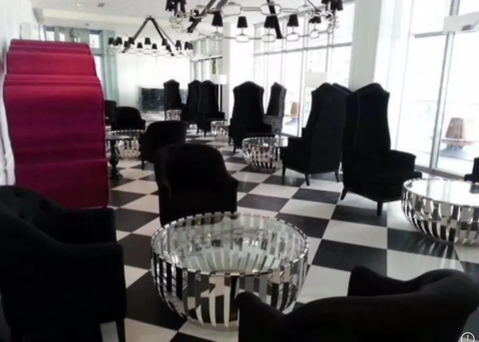 Azure Urban Residences Aparthotel 2*